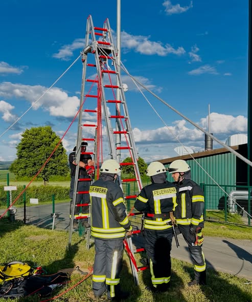 Übung Schachtrettung an der Biogasanlage (Foto: Feuerwehr Wasenberg)