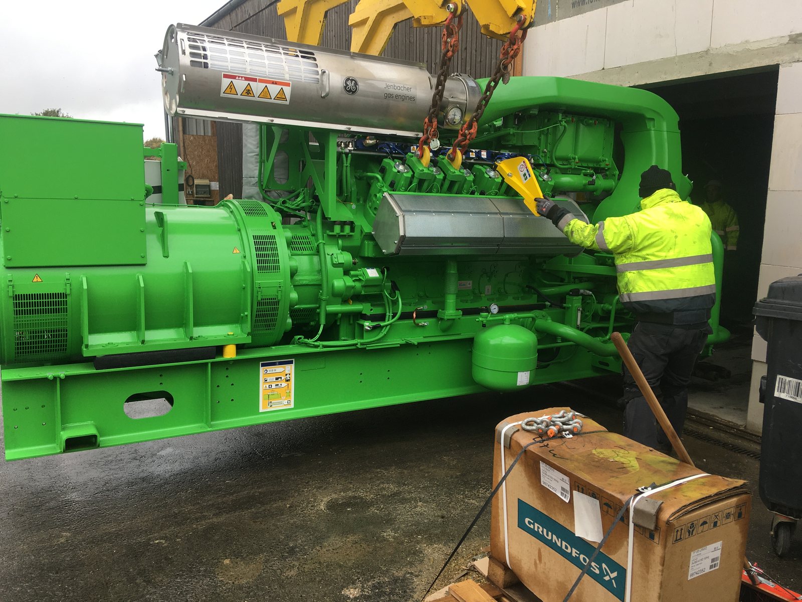 Einbau eines neuen Blockheizkraftwerks an der Biogasanlage